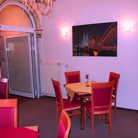 Hotel La Isla Kolín nad Rýnem Exteriér fotografie