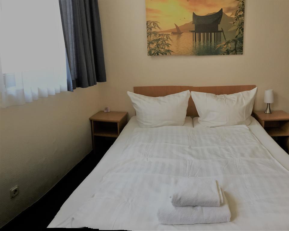 Hotel La Isla Kolín nad Rýnem Exteriér fotografie