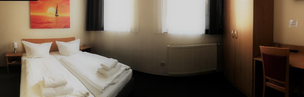 Hotel La Isla Kolín nad Rýnem Exteriér fotografie