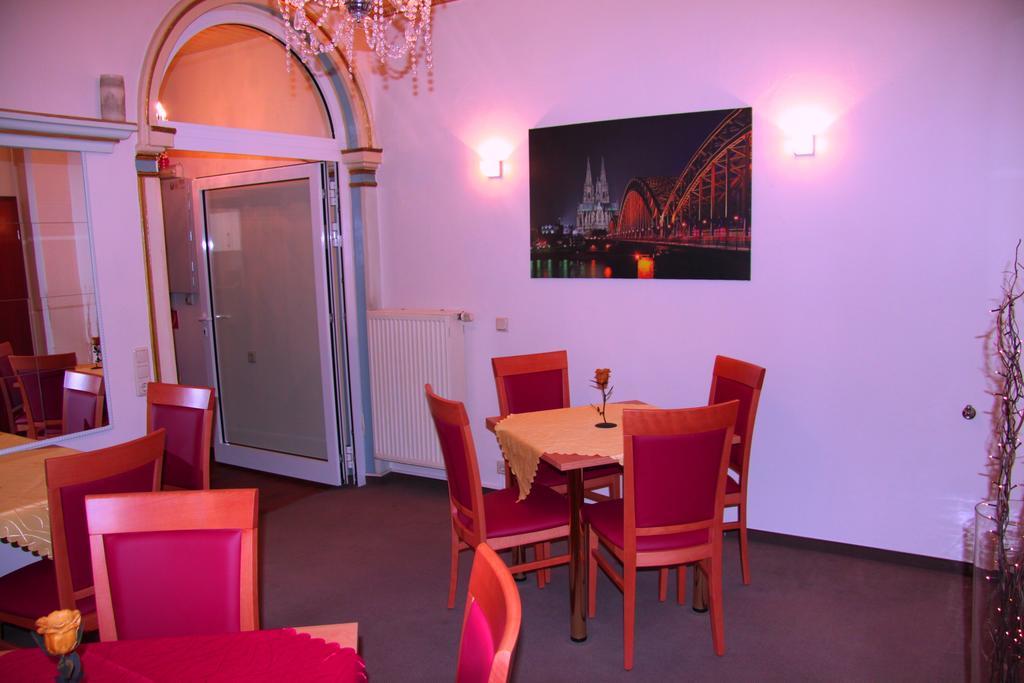 Hotel La Isla Kolín nad Rýnem Exteriér fotografie